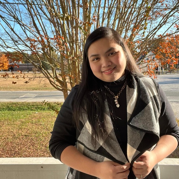 Meet your Posher, Celine trice - Picture 7 of 7